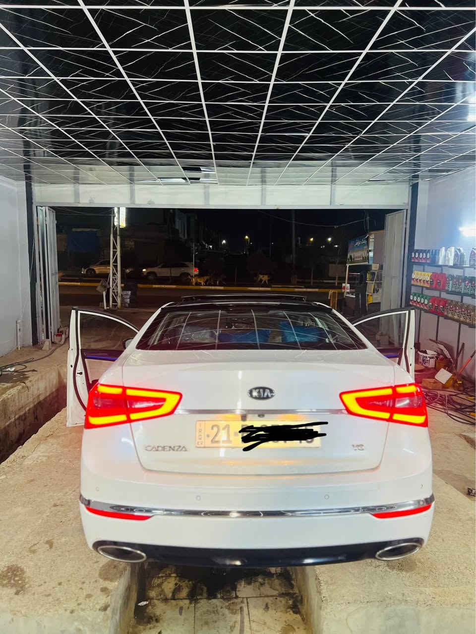 كادينزا 2014ملكي فول فول كل بشرت محرك  كبس  بس بونيت و شبر جملغي خلفي تبريد كير و محرك بشرت ولا دينار مصرف  سعر ١٤٣  و مجال *********** أربيل, العراق
