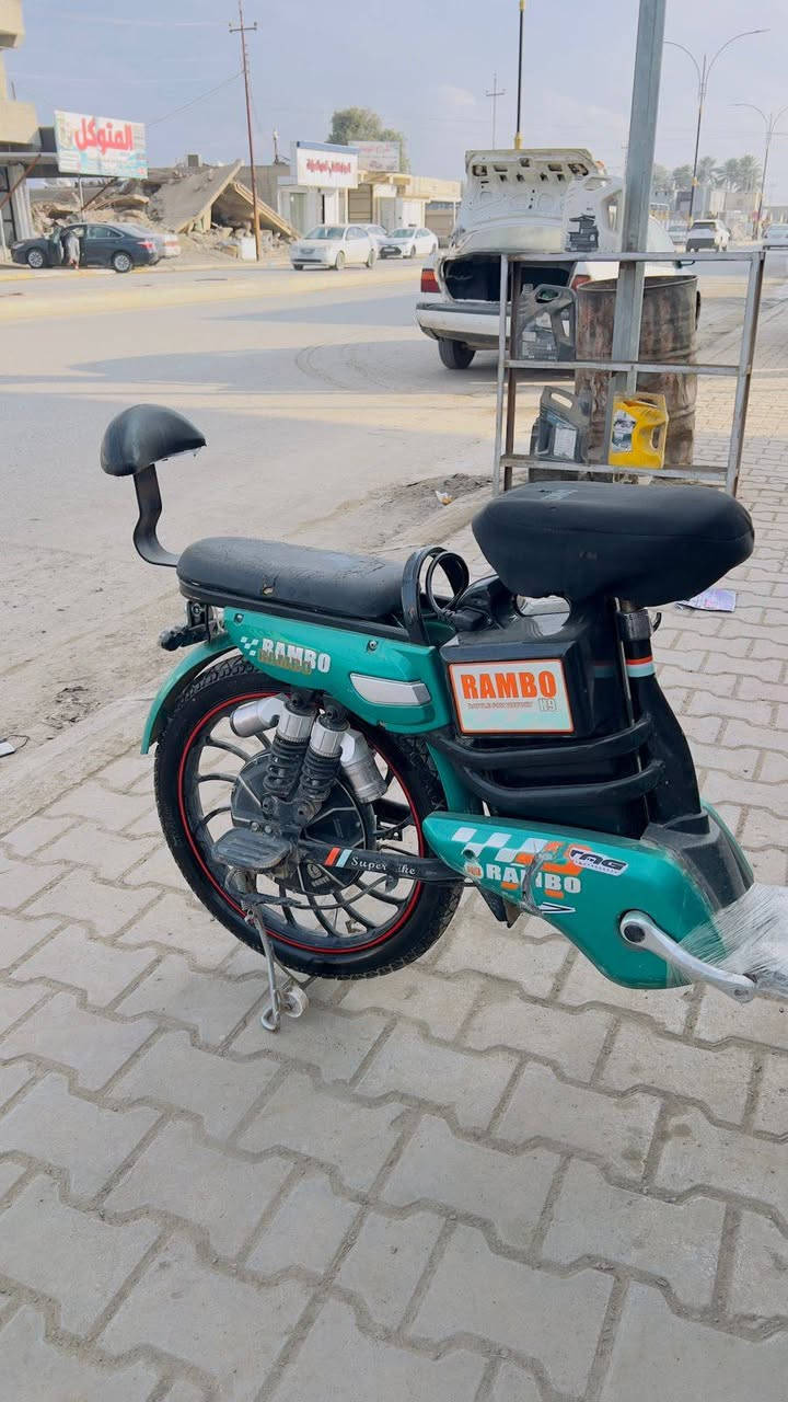 السلام عليكم 
بايسكل شحن للبيع 
صناعة MR
موديل 2025
حجم 20 
تشغيل ع بصمه و صويج 
بطاريات شرط ع فحص جدد 👉👉 
السعر 190 وبي مجال قليل 
مكاني الشرقاط قرب كراج الشرقاط 
رقم الهاتف ***********
ملاحظة بايسكل بعده جديد تجي وشوف
