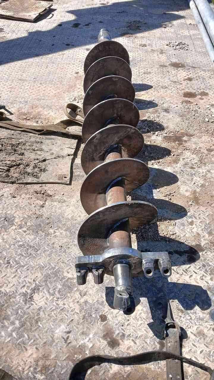 بسم الله الرحمن الرحيم
للبيع انواع البراين والماطورات حفر 
***********
***********
