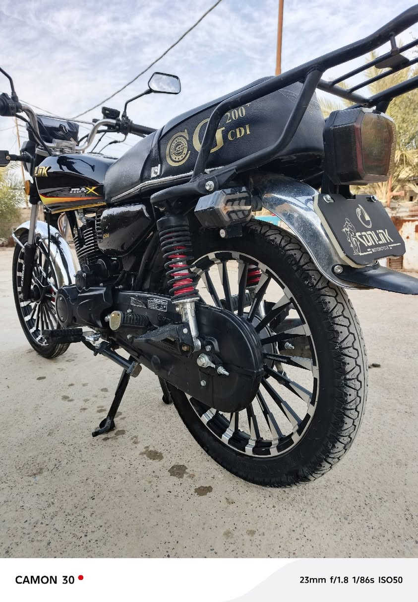 سلام عليكم اخوان ماطور موديل24للبيع دراجه شوفت العين  محرك شرط كهربائيات السعر700وبيهه مجال العنوان(كركوك قضاءالحويجه) يتصل ***********
