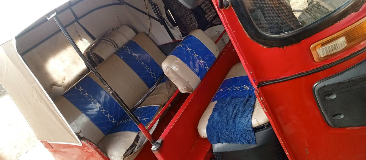 سلام عليكم
تكتك بجاج 2018 طالعه بل 2019 رقم نكليزي باسمي تحويل ثاني يوم 
مراوس بسياره الفرق الي عليه ماكو اشكال 
محرك مال 20 
تكتك كلشي موضح بيها وكلش حلوه مكينه كير فول للتواصل *********** واتس
