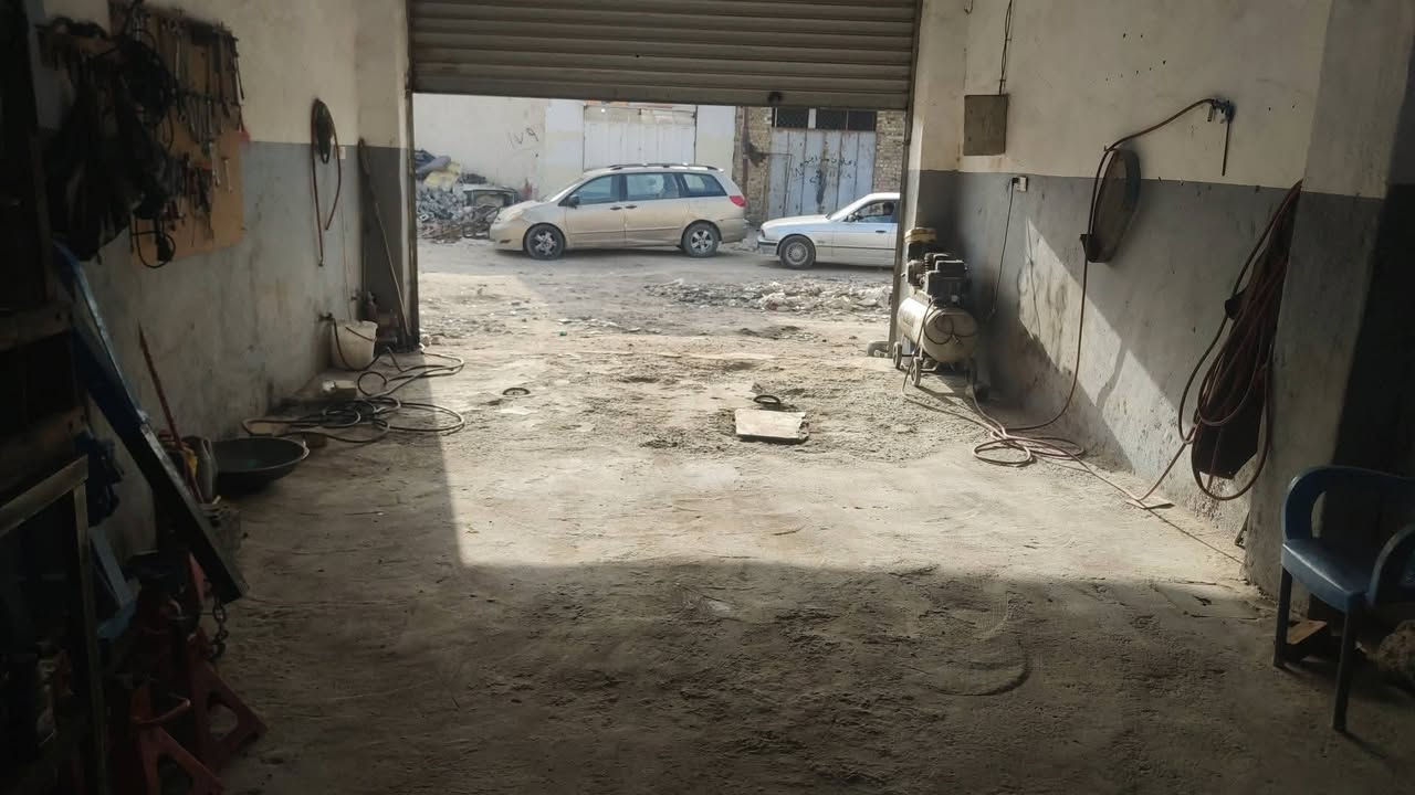 السلام عليكم تحياتي الجميع محل حداده صدر سيارات للبيع اليحب يدخل خاص على هاذ الرقم***********
