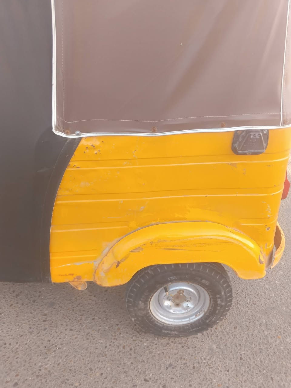 ٢٠ شهر ثالث رقم وسنويه بسمي بيهه لغد مصبوغ ولمكينه مجفته شركه لا تنقيص ولا تبخير سعر 5 وبيهه مجال 
***********
