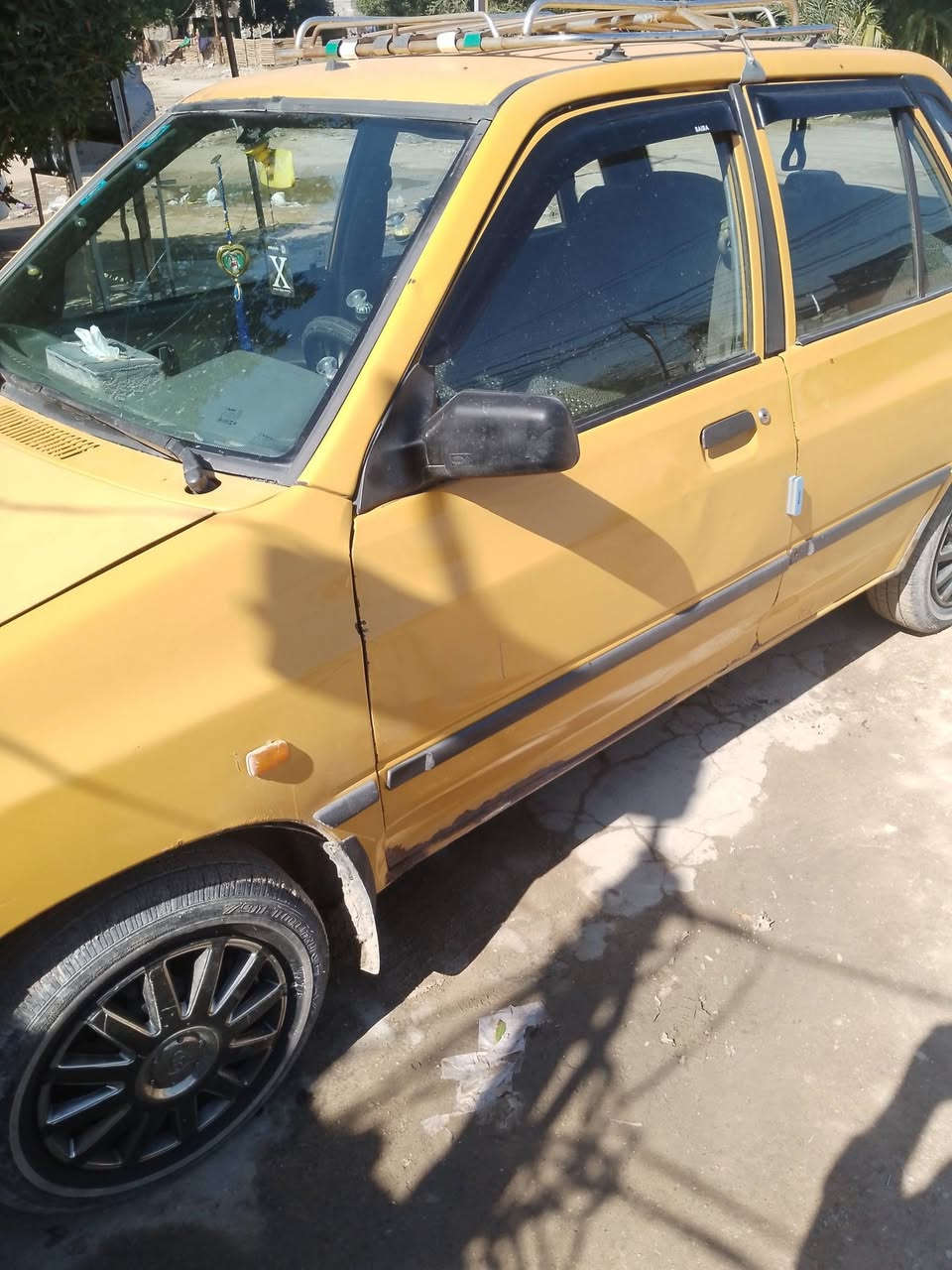 سلسلة 11رقم نكليزي سيارة حلوة كاملة مكمل بيها خياس بجاملغ الخلفي شوية شاصي مصلحة تصليح درجة اولة سنوية ل31بسمي مصفرة ما مطلوبة غير 50الف غرامة علية انطيك مصفرة اريد مراوس مكاني كربلاء ***********
