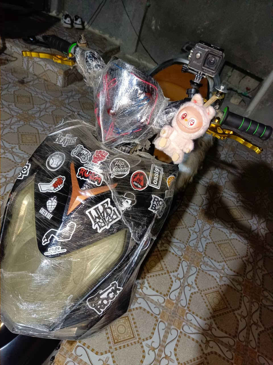 السلام عليكم 

دراجة الشكل سكنس مكينة(محرك) ماكس عدلة تزويد رياضي بوشة 55 صالنصةfm شلعة ومعدل شرط تفر التاير يلة تمشي كلجات رياضي دبل خلفي رياضي سلف رياضي بس يرادلة دشلي كفرات مغلفة فرو البجم موشم مثل ما موضح بل صور فصلتها موضحة بل فديو الدراجة شاهد الله تزويدها كله درجة اولى وشرط الدهن كل وقت بوقتة ابدلة يعني الدراجة ماناقصها اي شي 
الدراجة حلوة والي يحب الماكس يگدر ينزل مكينتها علا ماكس لان المكينة كلها تزويد والي يريدها بلادي موجودات غراضها البلادي بوشة وبستم ودبل وفج ودشبول وصالنصة كلهن بلاديات موجودات  وانطيكياهن وياها 
ستفسار اكثر راسلني واتساب ***********
