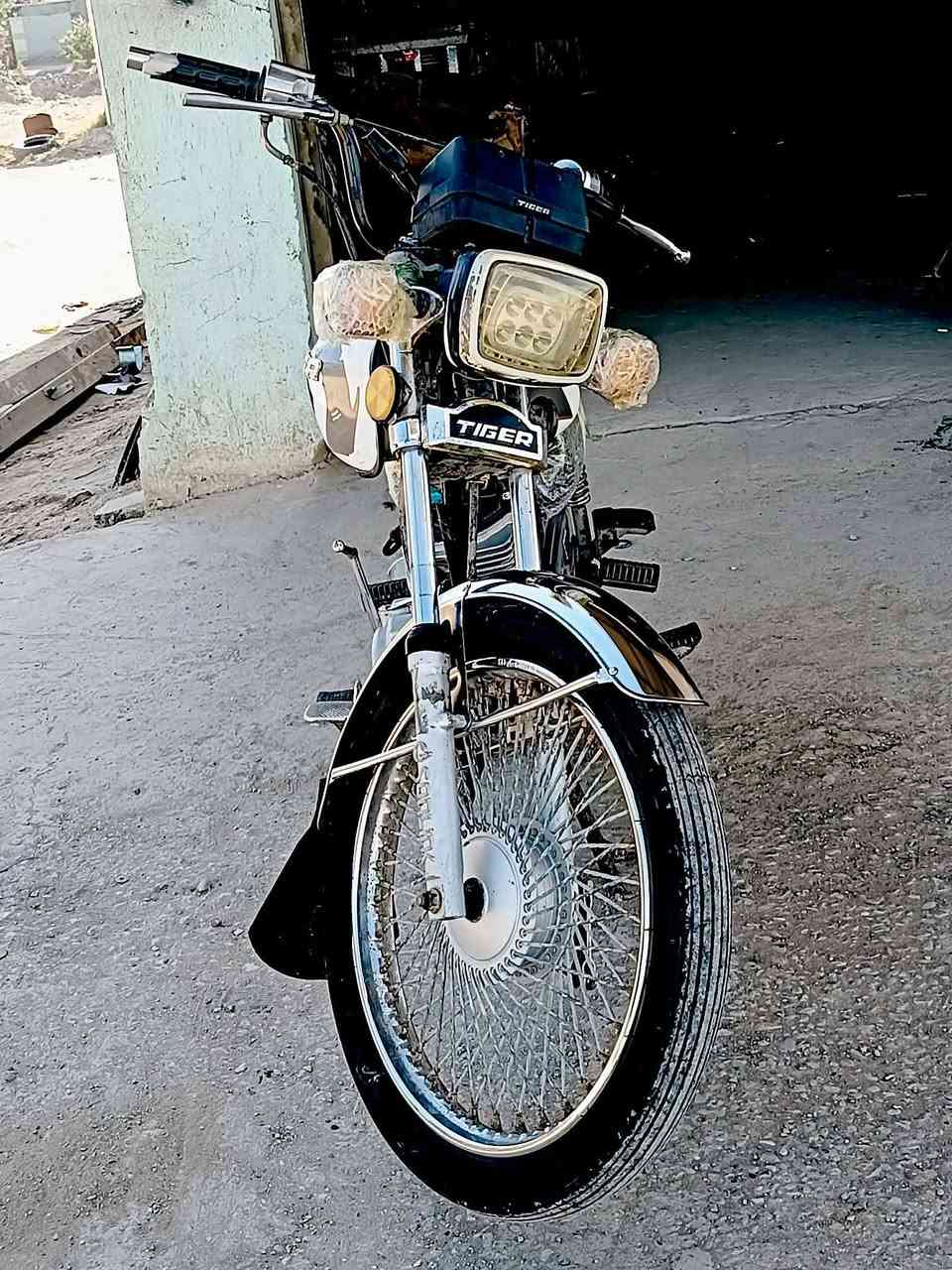 سلام عليكم للبيع دراجه تايكر مديل 2021 اوراق سكنر محرك  مفتوح السعر 450 او بيه مجال المكان بابل الشوملي الستفسار اكثر على الرقم *********** مكلف بل نشر
