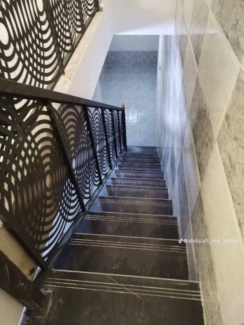 بيت للبيع المساحه 100مترطابق ونص حي السماح الثانيه مقابل مدرسة امام زهري بناء حديث للاستفسار مراجعة مكتب عمر للعقار ابو اياد 
***********
***********
