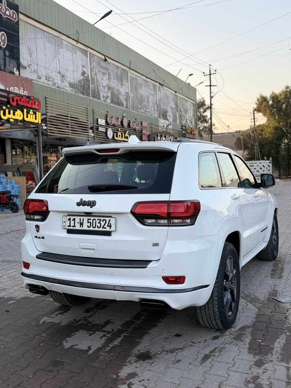 السلام عليكم 

للبيع جيب S موديل 2019 وكاله ليث العبيدي 
السيارت جديده بدون اي نقص ماشيه 79 كم 
معروفه مواصفات S السياره فول 
السعر 320
العنوان بغداد العامريه 
للاستفسار *********** موجود واتساب
