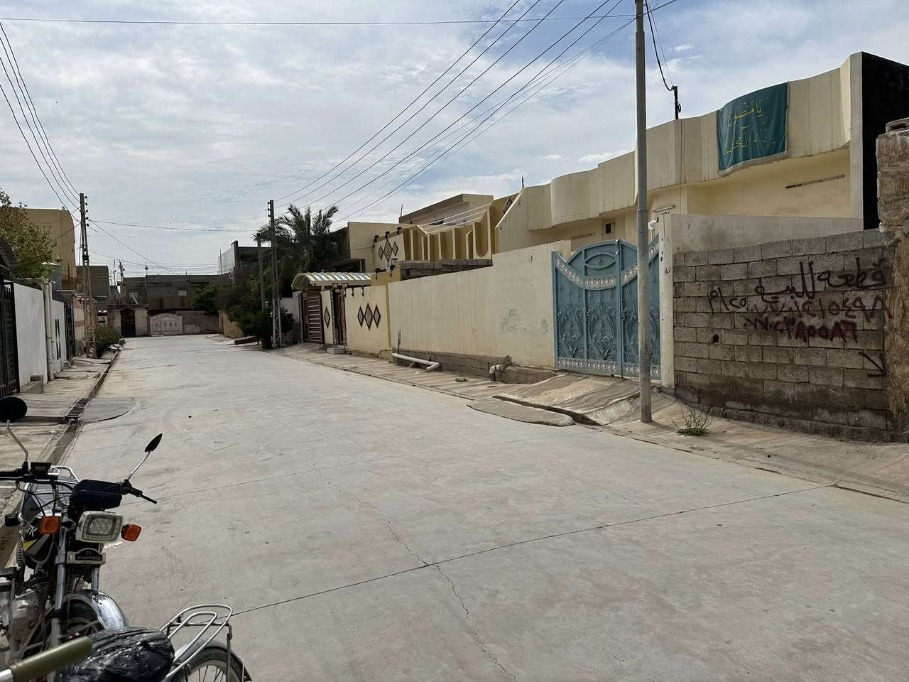 قطعة للبيع طابو ملك صرف 

الموقع / حي العسكري مقابل مدرسة دمشق خلف التجاري 

المساحة / 125 متر واجهة 6.5 عمق 20 

للاستفسار اكثر مراجعة مكتب الرحمن للعقار قرب جامع الشهداء مقابل مدرسة صدى العراق الابتدائية 

او الاتصال على الرقم 

***********
