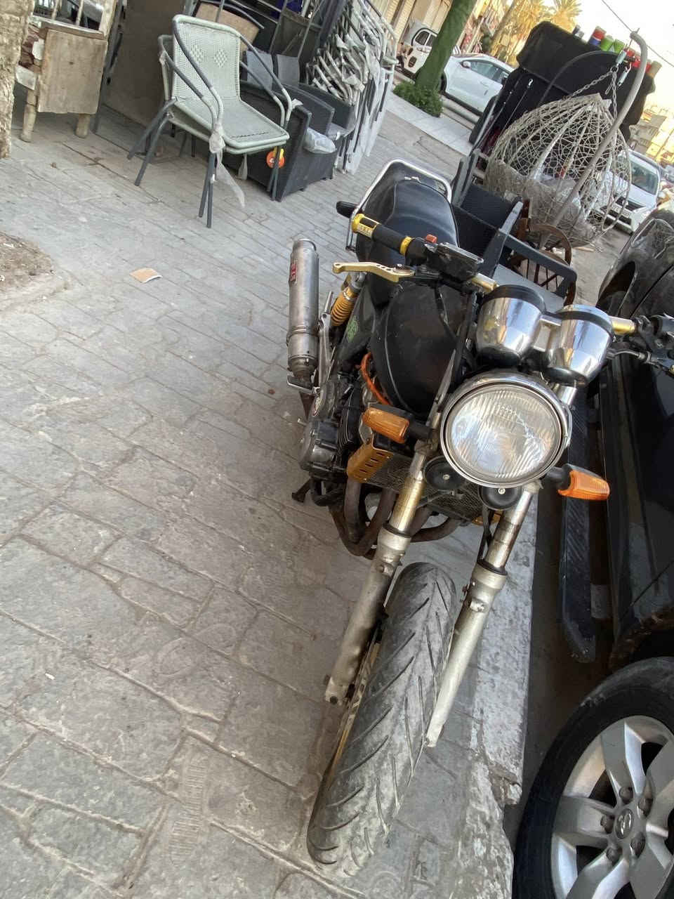 سيبي فور الجيل الأول الدراجه كامله كابريتر بلادي جديد شتريته  محرك نضيف على ضمانتي الدراجه بس كطعت ناريه اكفلكياه من كلشي متلكه مثله سعره واحد و ٢٠٠ ونشالله بيه مجال عنواني بغداد تواصل واتساب ***********
