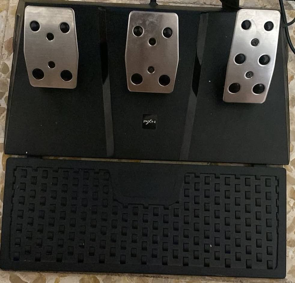 السلام عليكم دركسان نوع  9v جهاز نضيف جدا نظافة 100  استخدام   اربعة  ايام  السعر  مال بيع 100 وبيه مجال بسيط أن شاءالله اتصال على الأرقام التالي  *********** / ***********
