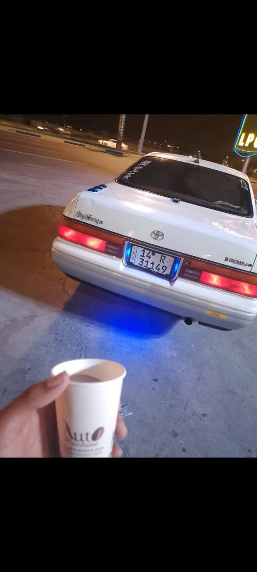 سلام عليكم كراون بطه موديل 2000اصل سياره كفاله كصه ضربه نقل بيه صبغ بس سياره محرك كير بجيس نضاف وشلعه تخبل لايت زنون الاصلي تحكم على تليفون مرتبه ونضيفه بسمي رقم جديد تبريد تايرات جدد دواخل سياره نضيفه و وكهربايات كله مرتبه تجي وتشوف بعينك سعر 62وبيه موقعي البصره ***********
