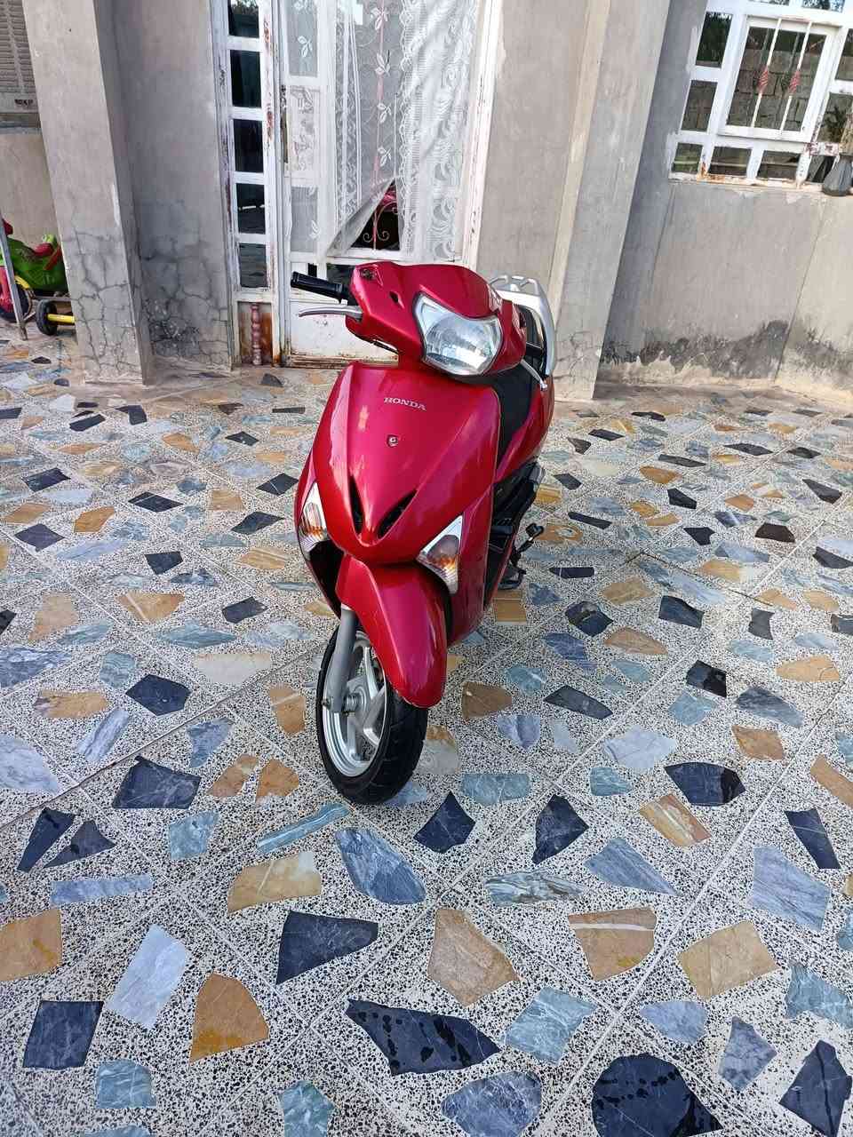 ليدي حديث مفتوح السعر 900 وبي مجال ***********
