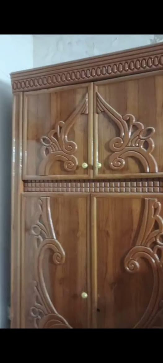 سلام عليكم غرفة نوم خشب تسكام طابقين لكنتور 6ابواب لزاويه هم بيه بيبان شوفت عينك تجي وتشوف غرفه جديده كامله سعر مناسب  عنواني كربلاء ليريده يتصل على رقم ***********
