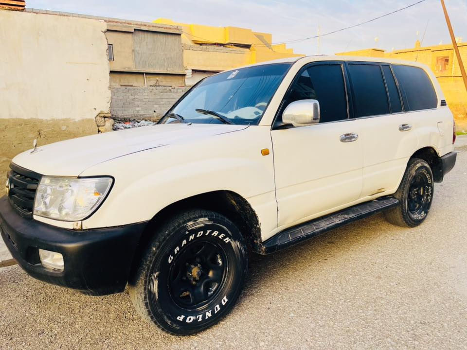 السلام عليكم اخوان مونيكا مصفحه ادوااات موديل ٢٠٠٥كير عادي مكينه كاز 
مكينه كير اكسل حداديه تخم تاير السعر ٦٠ وبيه مجال اتصال ع رقم ***********
