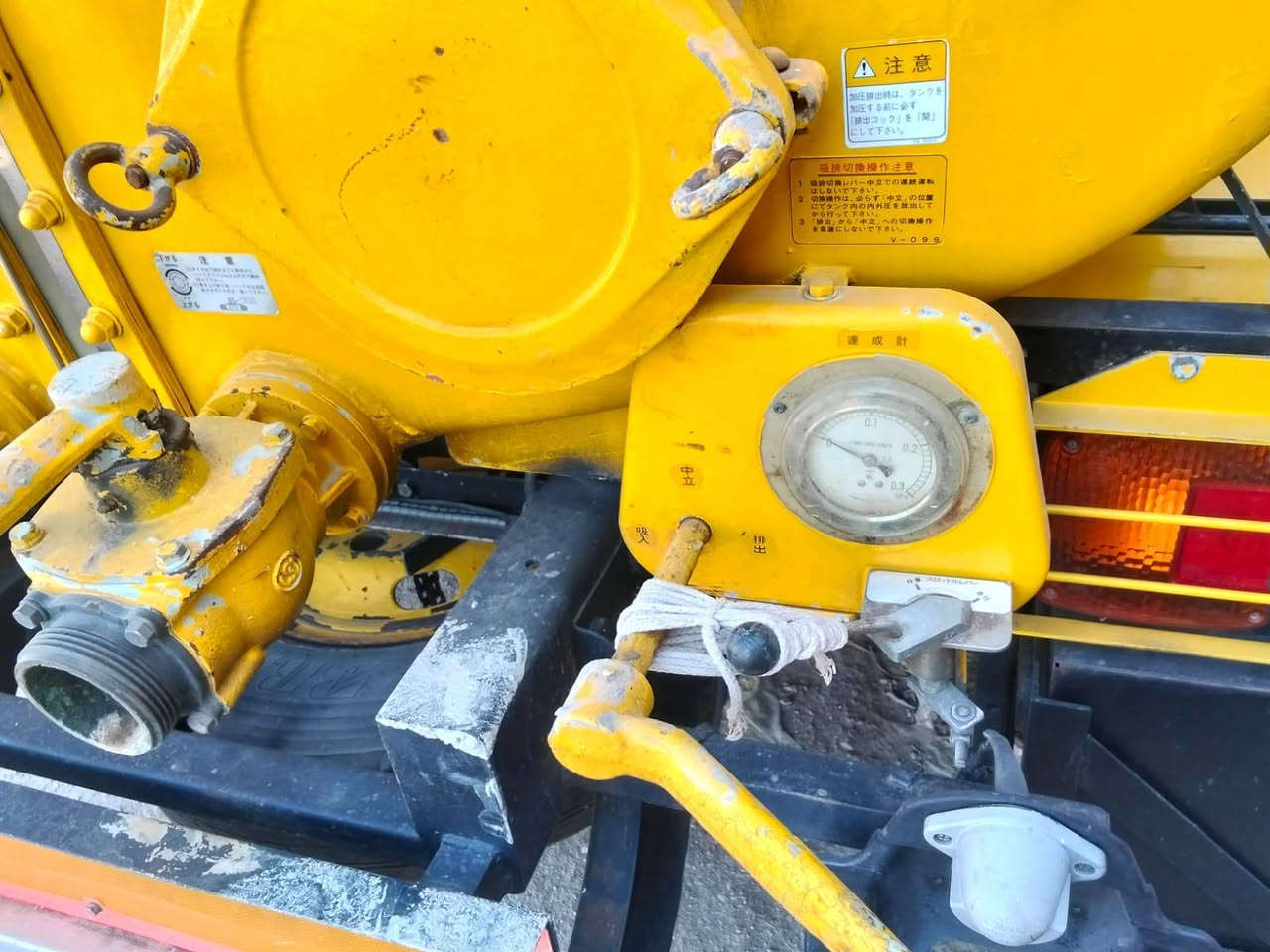 السلام عليكم للبيع عدد مال مياة ثقيله  العنوان ذي قار الرفاعي لاستفسار وسعر على رقم ***********
