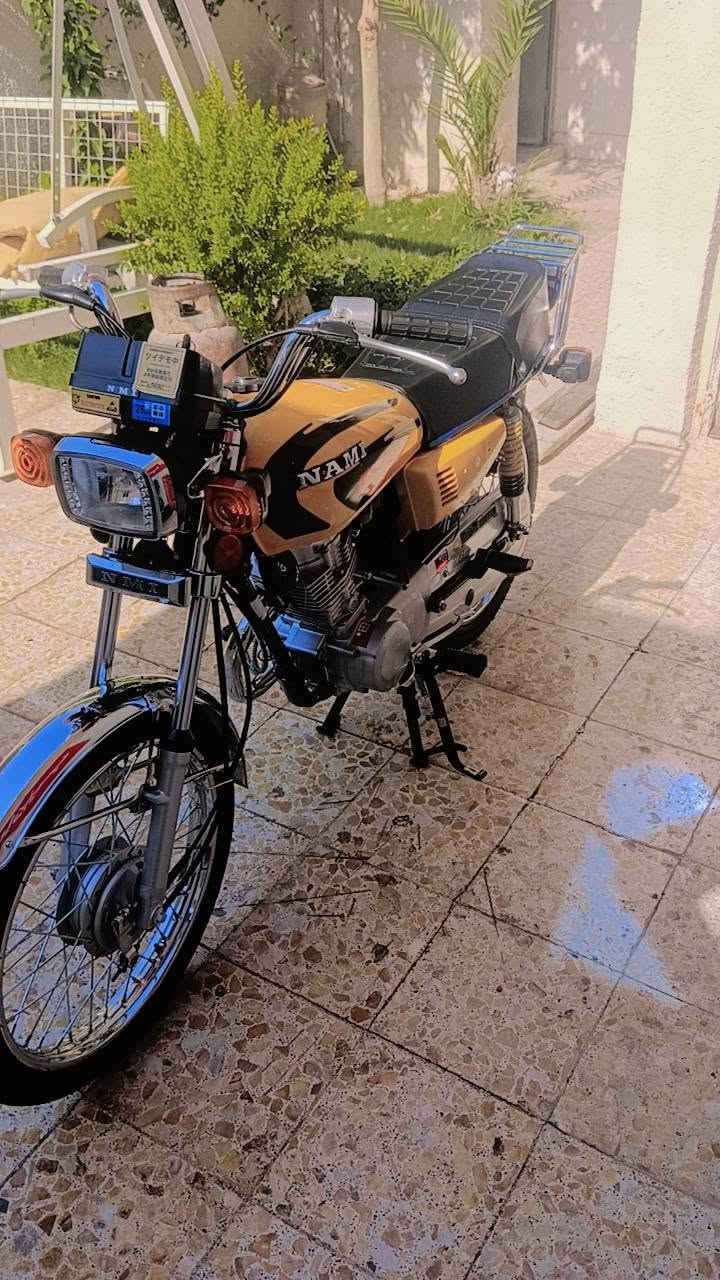السلام عليكم دراجه ايرانه أصلي شلامجه 23 كفاله عامه ما ناقصهه شي 
كوت ـ زين القوس 
***********
ملاحضه بلوراق الون ازرك مبدل التانكي للجماليه وتانكيهه موحود
