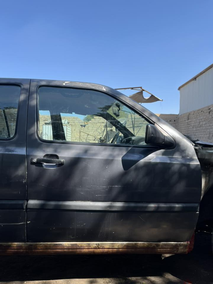 سلام عليكم غراض كولف للبيع أربع أبواب كاملات لون فيراني جاملات اماميه لون فيراني عقل كير شغال كامل معا ضفيره  دعاميات راديتر تبريد حجم كبير معا صوندات كلشي موجود ونضيف ***********
