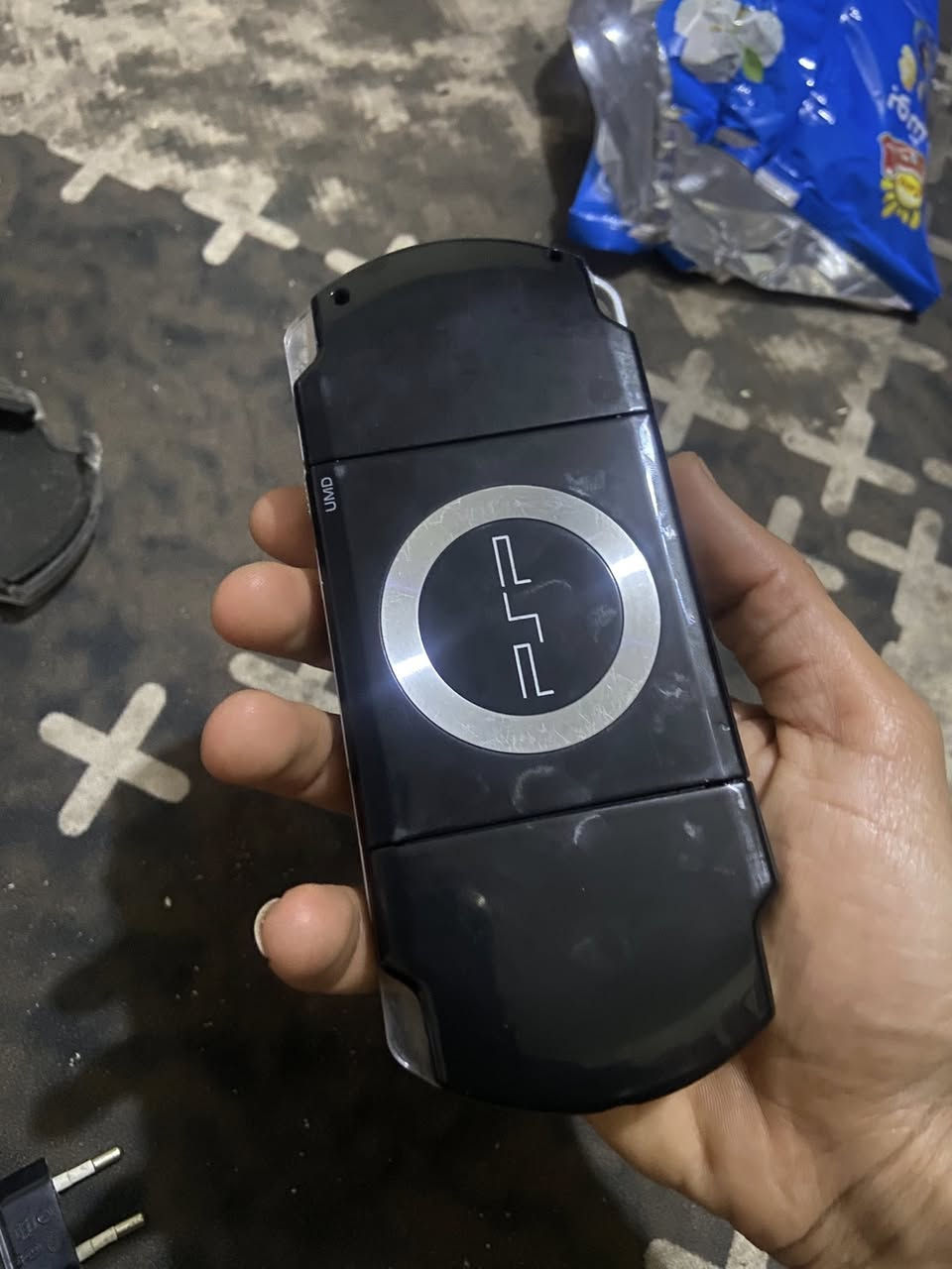 السلام عليكم psp سلم نضيف رام 4 گيگا بي العاب بلي ون وpsp بطارية ممتازه مع الشاحنه الاصليه وحافضه بي نقطه سواد بالشاشة موضحه بالفيديو ابد ما تبين باللعب 

السعر  40 

توصيل متوفر


**إذا كنت صاحب هذا الإعلان وتريد حذفه لأي سبب، رجاءا أرسل رسالة إلى الدعم الفني**