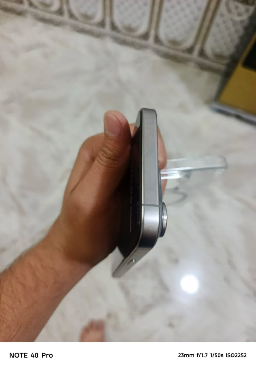 للبيع 15 برو ماكس شرق اوسط  ماستر نضيف حيل بطاريه 90 السعر  1100 مكاني الرمادي  *********** واتساب فقط
