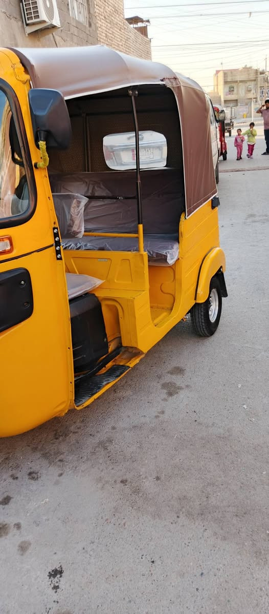 سلام عليكم تكتك 2019رقم وسنويه انكليزي مكينه كير اكسن خير من الله ترايه مال زيرو بيه لغد واحد مصبوغ جماليه سعر 6100وبيه مجال ***********
