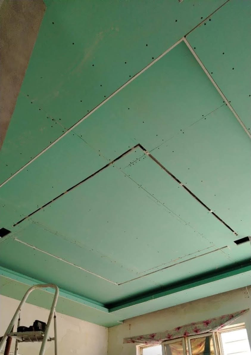 عمل كافة انوع الصبغ والديكور جبس بورد اصباغ داخل وخارج تصليح طلس عام سنفرة مكينة ركم جبس. ميز بلازما. شيبورد بديل خشب بديل رخام قواطع داخلية شرط الشغل درجة اولى
ترميم غرفة تغير ديكورات تصميم وتنفيذ الشغل 
شرط ضمان الشغل
***********
