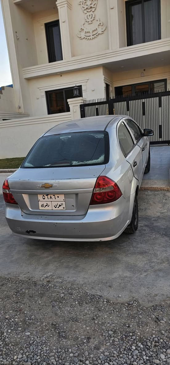 ئەڤیۆ مودێل 2007مەکینەگەورە سەیارەکە چوارپێنج پارچەی سبوخە بێ لێدان چەمپەکی خەفیفی پێشەوەی هەیە گێرومەکینەو تەبرید بەشەرتە سەنەوی بەسەرچووە 2وەرەقە غرامەی لەسەرە پاش مەعامەلەی دەگیرەیەوە وەکالە بەناوی خۆمە سعری 46مەعامەلەیە *********** أربيل, العراق

