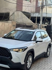 للبيع كورلا كروز هايبرد 2025 ماشيه 2000 بعده زيرووو مكفوله كفاله عامه ...