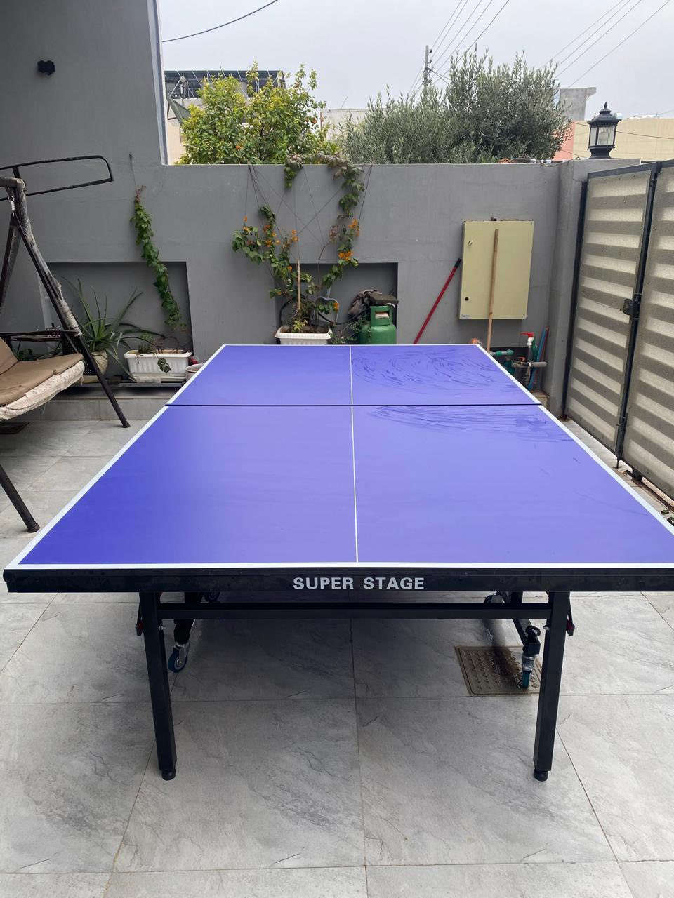 منضدة للبيع مع كامل غراض ***********
