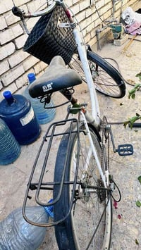 للبيع  المكان البياع  السعر ٣٥ وبي مجال بسيط 07860317128