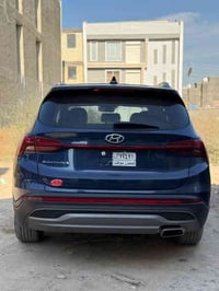 سنتافي 23 أمريكي سياره بدون رقم  حادث بنيد مبدل و تكمه بيها تعديل و صب...