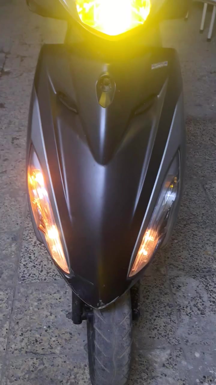 للشراي فقط... دراجة أكزز الموديل الحديث على وضعية الرمبه كلشي ما مبدل ولا مفتوح بيهه وكهربائياتهه كلهه شغاله رايدهه  ب ١٠ أوراق *********** منطقة الوشاش
