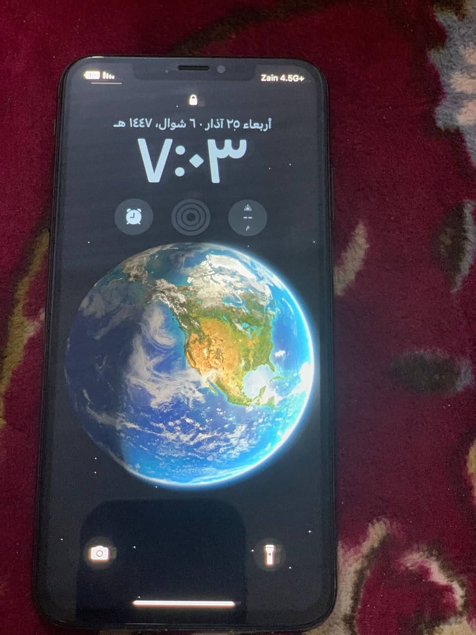 آيفون اكس ماكس 
الشاشة اصلية 
البطارية ٨٤٪؜
فيس إيدي شغال
ذاكرة ٢٥٦
فقط ضهر مكسر مثل مواضح بالصورة 
السعر ١٦٠ وبي مجال


**إذا كنت صاحب هذا الإعلان وتريد حذفه لأي سبب، رجاءا أرسل رسالة إلى الدعم الفني**