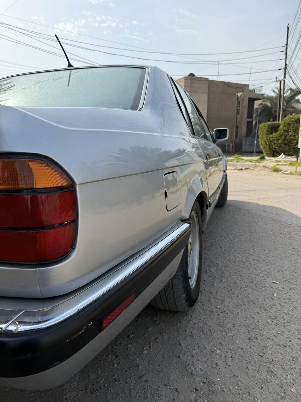 للبيع فقط BMW 740i 
موديل 1994 اصل سنوية و بليت 
السيارة جديدة 
مصبوغه عام
كير و مكينة حاوية 
دبل جام 
دبل جكمجة 
جام اوتو 
شاشة كار بلاي
كامرة محيطية 
تخم تاير جديد
كهربايات كلها بلاد و شغالة 
رقم السيارة مميز 
مكان السيارة بغداد شارع فلسطين  
السعر 85 وقابل للتفاوض 

رقم الهاتف: ***********
