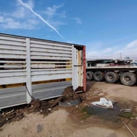 شاحنة • معلومات ناقصة