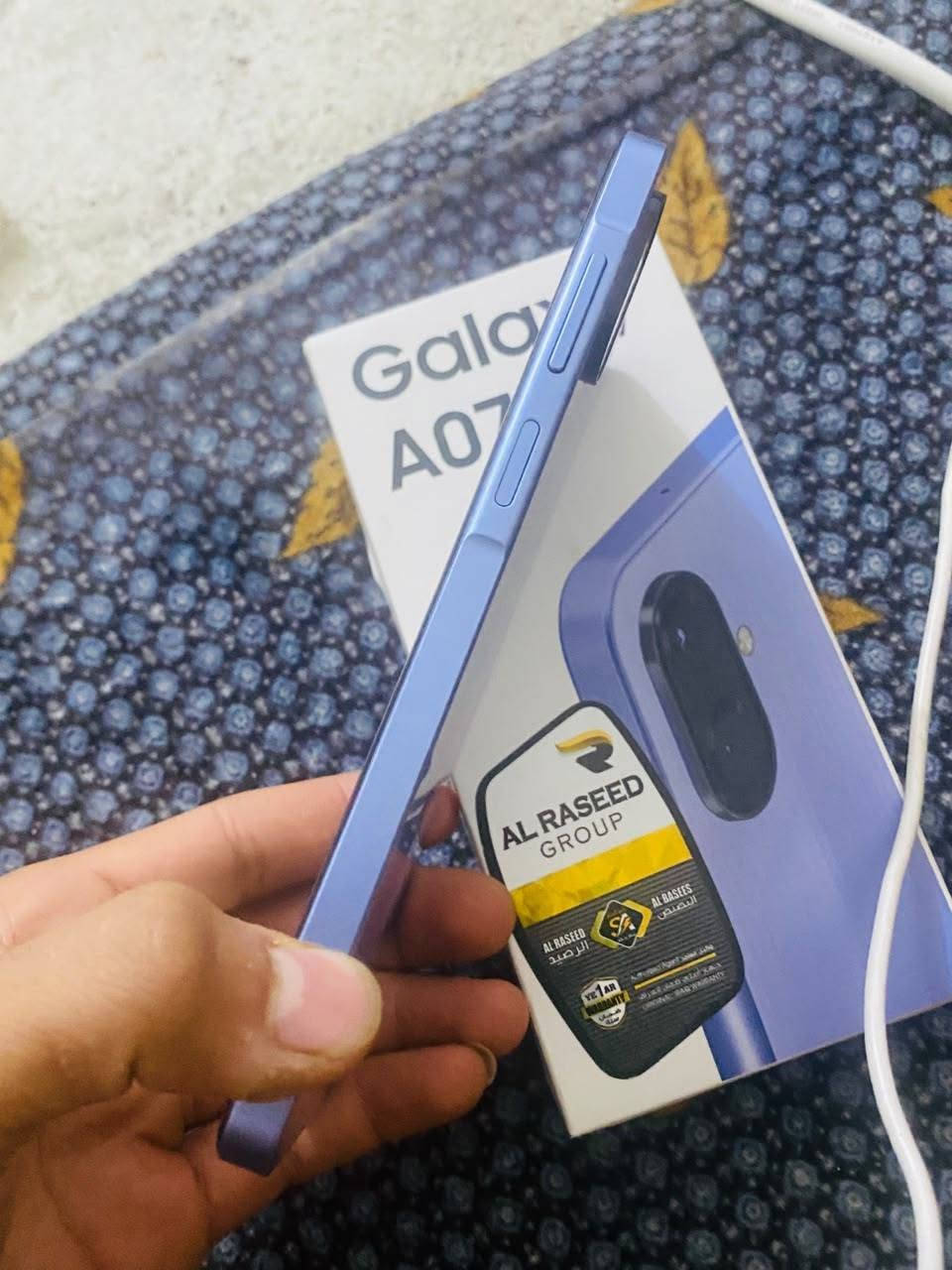 سللم عليكم اخون جهاز GwlqXyA07
ذاكره 127 

جهاز صارله يومين من ستخدمته جدن نضيف مثل مامبين بصوره جهاز تجي تفحصه بيدك 
نضيف وقوي وحته كارتونه وياه وشاحنته وكلشي .
يدعم بوبجي 60فريم حقيقي .
 كامرته تخبل اشكال لعدادات بيها فا اريد اراوسه ب ايباد 9 لو ايفون   سعره بسوك جديد 275الف 
ورجائن ليتعبني لايدخل خاص تفاصيل جهاز كلها كدام عينك ومتواجد وتساب فقط ***********
