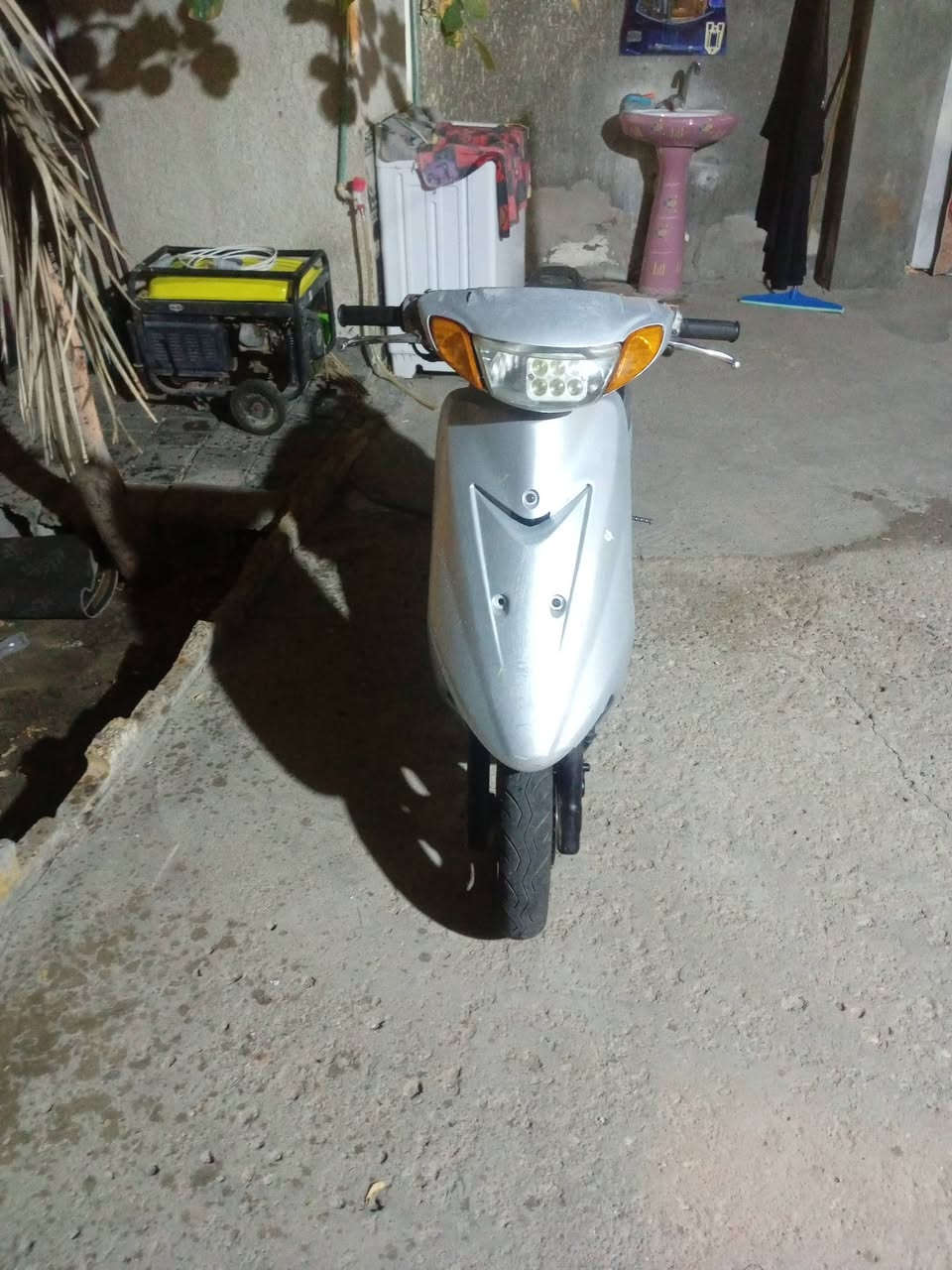 سلام عليكم شباب دراجه للبيع دراجه حلوه نضيفه دراجه كامله 250وبيه مجال مكاني بصره قبله ***********
