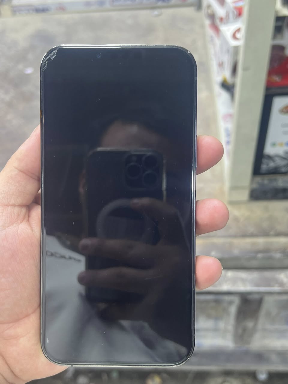 سلام عليكم ايفون 13 برو ماكس او مراوس ب 14برو ماكس 
بطاريه92
ذاكره256
***********
