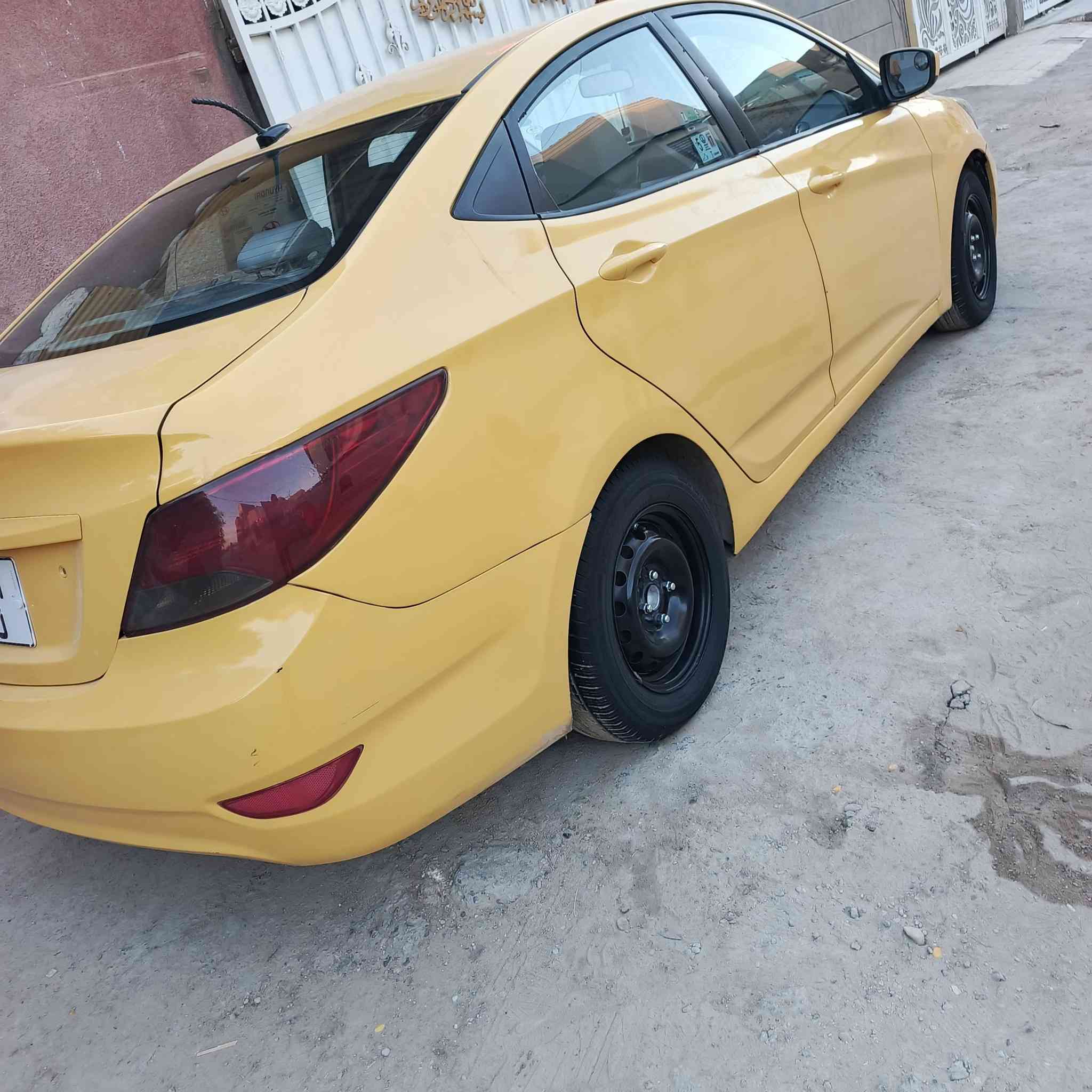 اكسنت موديل 16 للبيع
مكينه 1600
كفاله كير ومكينه وحداديه 
تخم تاير جديد
عنوان بابل مركز ***********
