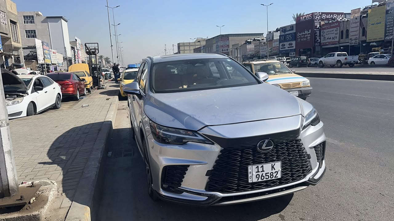 السلام عليكم لكزسRX 350 موديل 24 ماشي 14 الف رقم بغداد بسمي سعره 35 الف بي مجال ***********
