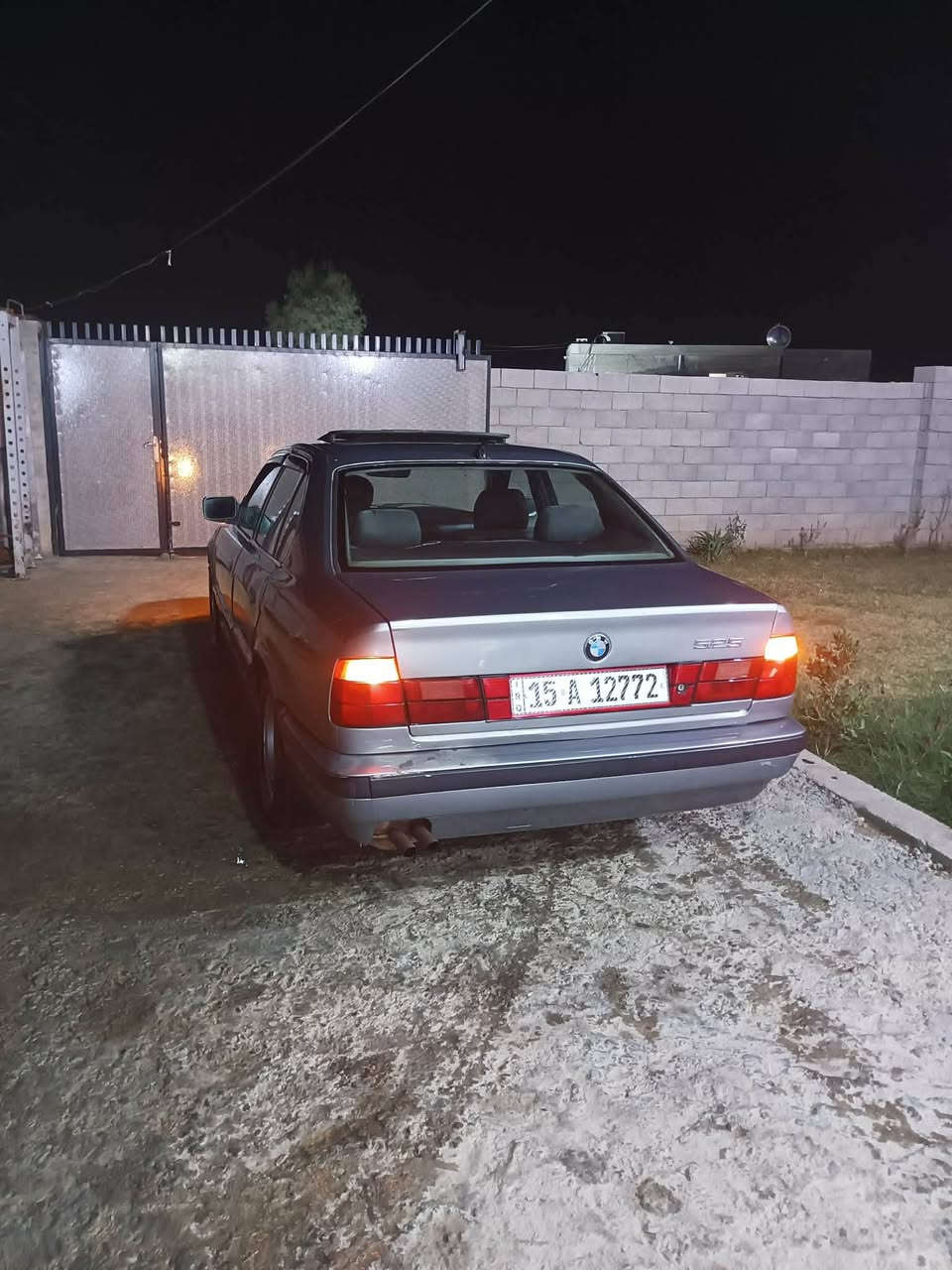 مستعجلللل على البيع
بي ام 520 كير اوتو 
موديل 1990 رقم انبار انكليزي سنويه لحد 2028 بأسمي هزه بعدها مساقطه
كهربائياتها كلها شغاله صدر نضيف تخم ويل كب خليه تخم تاير جديد
داخلها جديد 
فتحه سقف 
تبريد شغال 
تدفئه شغاله 
صبغ عام جماليه بدون ضربه 
السياره بلواقع احلا من صور 
السعر 39 مكاني الرمادي *********** 
وبلعافيه على لياخذها
