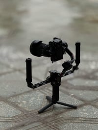 كامرة سوني a7iiiللبيع سعر 175نضيفة جداً عل فحص للاستفسار ‬0783 426 753...