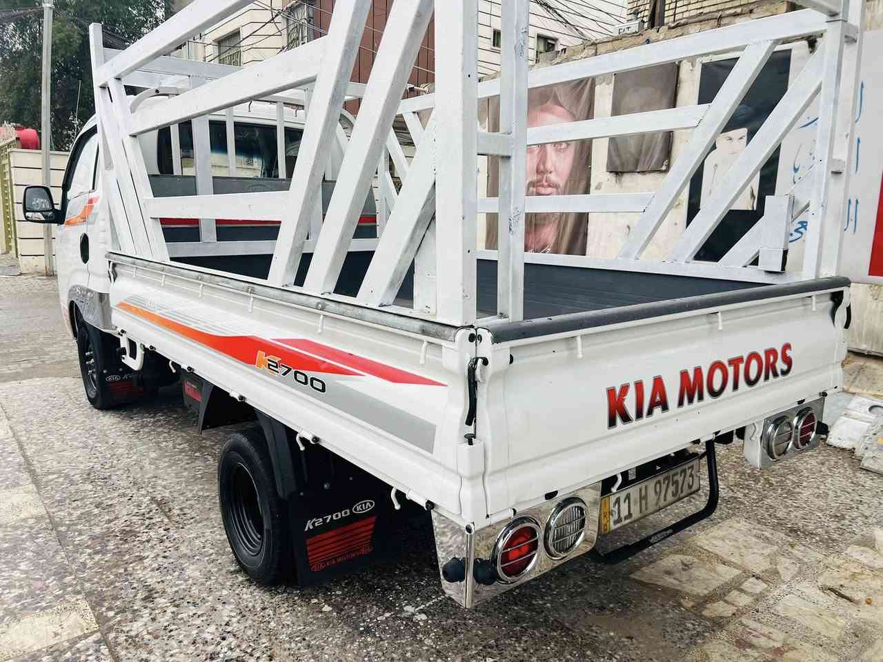 سلام عليكم كيا موديل 2017 محرك 2700
سياره مكفوله كفاله من كلشي  رقم بغداد 
نكليزي رايدها ب116 بيها شي بسيط 
عنوان بغداد مدينه الصدر 
***********
