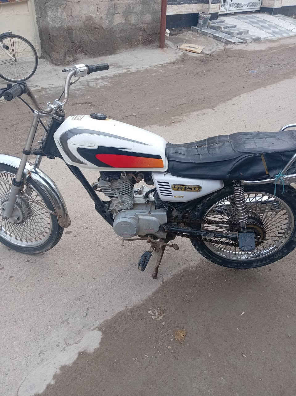 دراجة للبيع موديل 19سعر 225وبي مجال للستفسار ***********
