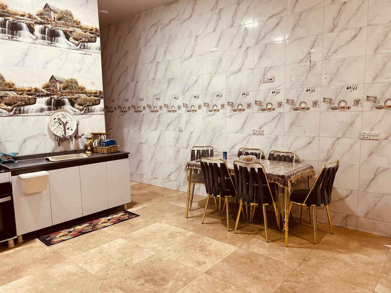 السلام عليكم اثاث بيت للبيع
كاونتر ٣ متر مع سنك متر ونص مرمر خشب ام دي اف تركي تفصال عراقي سعر ٥٠٠ الف 

تخم طول ٥ متر وزاوية متر ونصف  ٣٥٠ الف

ميز طعام ٦ كراسي  ١٢٠ الف 

للاستفسار اما ترك تعليق او مراسلة واتساب ***********
