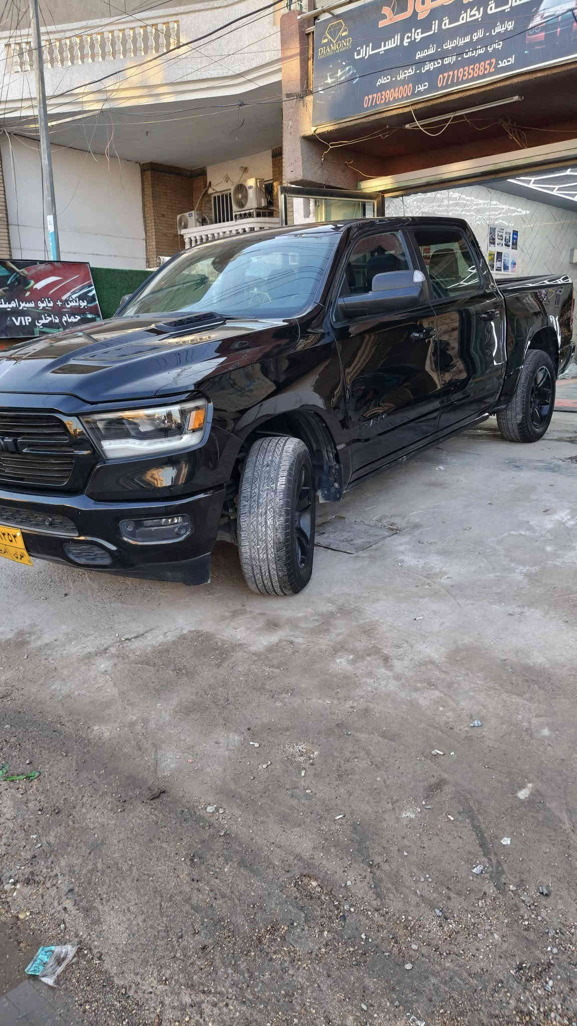 Dodge ram sport black package 2020 clean title 
دودج رام سبورت بلاك باكج ٢٠٢٠ باب طويل بدي قصير  كلين تايتل وارد كندي 
مواصفات لمتد 
دواخل جلد 
مكينه ٥٧٠٠ 
شاشه كبيره
رادار 
نقطه عمياء  
تبريد و تدفئة مقاعد 
بانوراما
دوسه كهرباء
و الكثير من المواصفات الاخرى 
 
ممشى السياره ١٢٣ الف كيلو 
السعر ٣٧ الف دولار و بي مجال
***********
