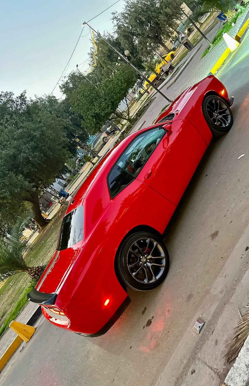 ⁨ ⁨ ⁨ ⁨ ⁨ ⁨ Dodge Challenger GT 2021
دوج جالنجر جي تي بلاس اعلى مواصفات فول 1/1
الموديل : 2021 
العداد 74 الف 
عدد الاحصنه 300Hp ستوك 
المحرك : V6 / 3600 cc
الكير : اوتماتيك 8 نمر 
الون :  احمر طماطي 
الحالة او نوع الضرر : جاملغ وبنيد بدون دواخل نهائيا 

مكينه كير كاردن اكسل كهربائيات كفاله ☑️
لغود وشواصي بدون دواخل نهائيآٓ كفاله

الـــــمـــواصــفـــــات  والاضافات 

تشغيل عن بعد 
نقطه عمياء و ردار جانبي ردار خلفي 
ترحيب عند الاقتراب 
خزن كشنات وضعيتين حفظ
شاشة كبيرة
هيتر بلمري 
بصمه
فتحة سقف 
ويل 20 
 تحكمات ستيرن 
كاميرا دوارة 
حساسات خلفيه بلاد
شفتات ستيرن
كشنات كهربائي
كشنات حضن 
كشنات وجلد 
قطعتين تبريد امامي خلفي 
سستم صوت البين
وبعد بيه مواصفات هواي بلاس الاخير .. 

الاضافات 

برمجه اون لاين وكاله يم مصطفى ايكل ع 
الداينو وتحديثات الوكاله كامله مكملة يمه
سستم كاربون فايبر كامل لل داخل 
دركة استيرن كاربون فايبر اصلي 1800$ طلب خاص من امريكا 

عليه ادامه كامله فيت بام وبلكات وصدر امامي وخلفي وتخم وتايرات جدد 800$ تو ساير جديد وباتري كامله وعليه بوليش ونانو سيراميك 

السعر : 185 ورقه وبيه مجال للشراي بسيط 💵💸
الموقع : بغداد  قرب سوق حي الجهاد
للتواصل الواتساب : ***********

رابط الواتساب المباشر لصاحب سياره👇🏻 💯✅
⁨ ⁨ ⁨ ⁨ ⁨ ‏https://wa.me/9647817635777⁩⁩⁩⁩⁩⁩
