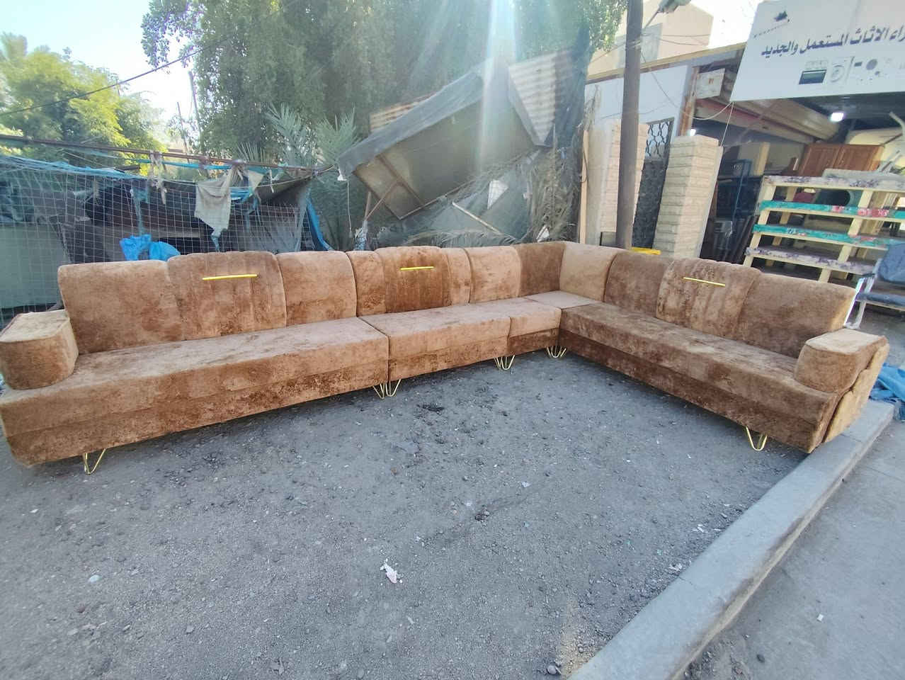 للبيع 🛋️✨
تخم قنفات ديوان 10 مقاعد، أصلي وثگيل 💪
نظيف جدًا بدون أي عيب أو كسر ✅
شغل ممتاز 👌

🎨 اللون: مشمشي 🍑
القماش: خاولي من أجود أنواع الأقمشة 🧵
🧼 نسبة النظافة: 100% ✨

💰 السعر: 375 ألف دينار (بي مجال بسيط) 💵

📍 بغداد – حي الجامعة، نهاية شارع المصرف قرب الجمعية 🏠
📞 للاستفسار: *********** ☎️
