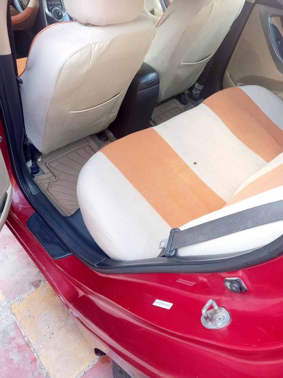 الانتره أمريكي٢٠١٣ محدثه حادثه بنيد ودعاميه بدون شواصي بدون شواصي وبيه شخط بدور الخلفي وبس جاهزه من كلشي رقم بابل الماني سنويه ٢٧ باسمي 
***********
السعر ١١٠
