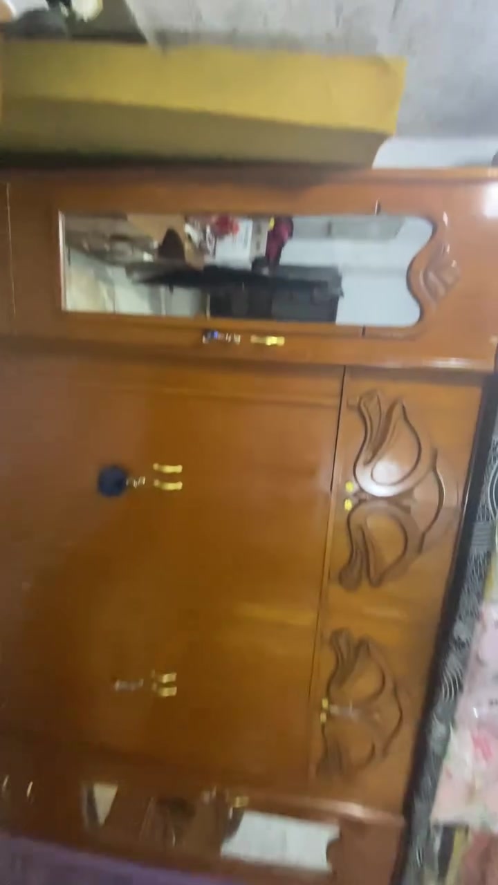 غرفه اخشاب للبيع 500الف وبيها مجال الرقم 
*********** ما أرد خاص ✨
